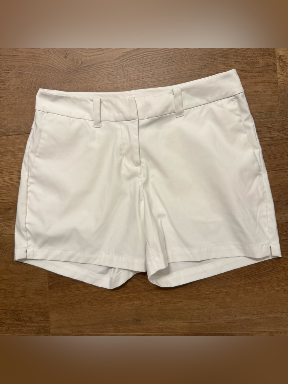 NWOT Nike Solid White Dry-Fit Victory Women’s Golf Shorts, Size 2
